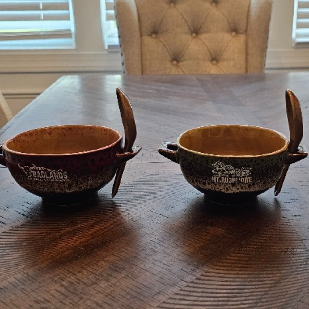 2 Pottery Soup Chili Clam Chowder Bowls with Spoons Badlands Mt Mount Rushmore